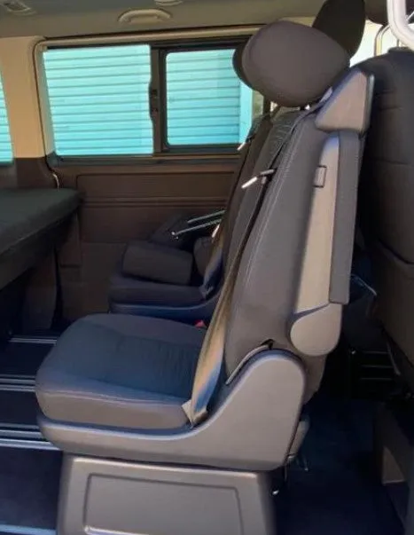 Multivan Single Captain's Chair for Rail System T6.1 Cloth